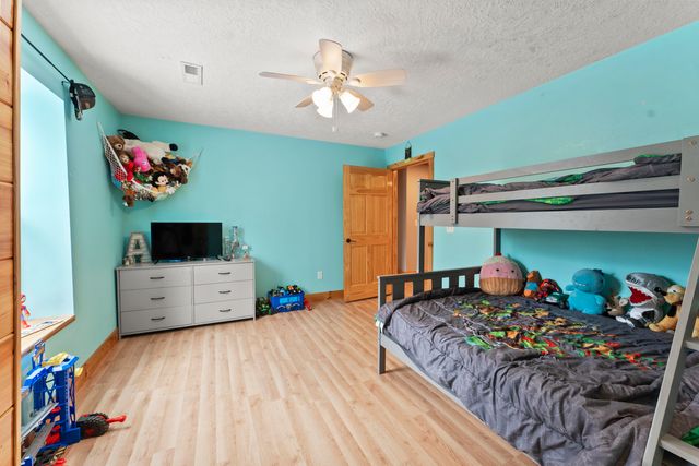 217 Victory Lane Lane, Niangua, MO 65713