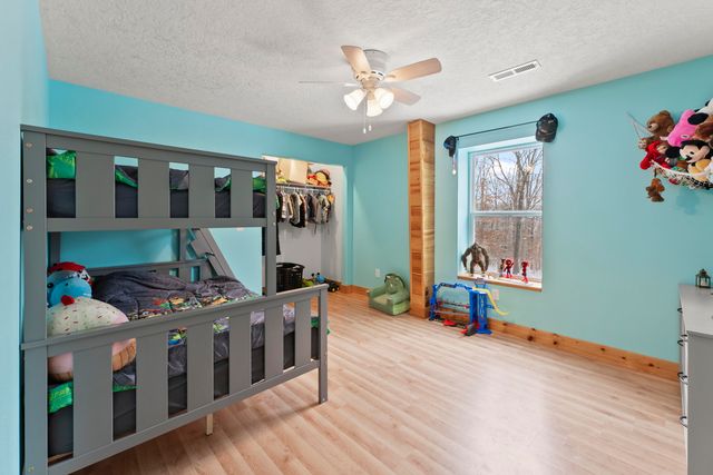 217 Victory Lane Lane, Niangua, MO 65713