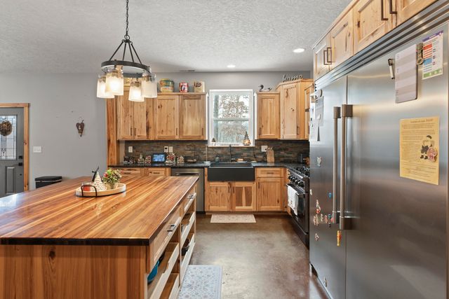 217 Victory Lane Lane, Niangua, MO 65713