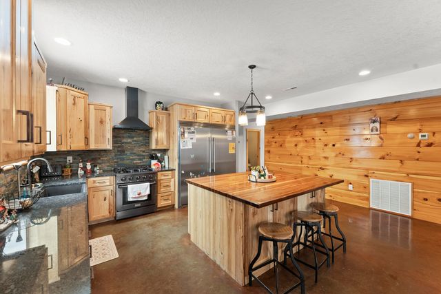 217 Victory Lane Lane, Niangua, MO 65713