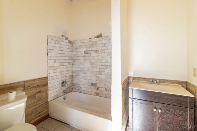 818 Livingston Street, Cincinnati, OH 45214