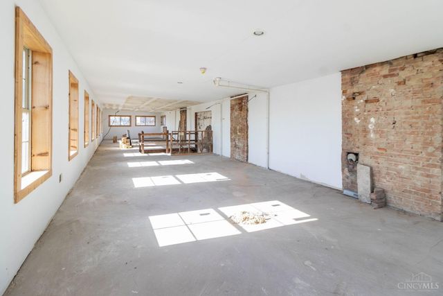 818 Livingston Street, Cincinnati, OH 45214