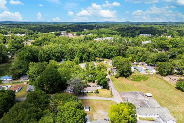 414 E Wilkins Street, Dallas, NC 28034