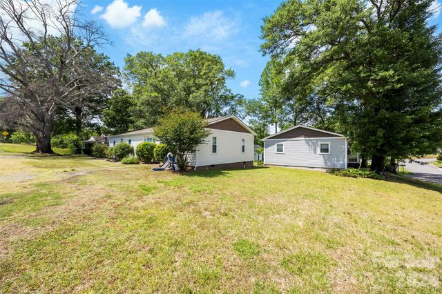 414 E Wilkins Street, Dallas, NC 28034