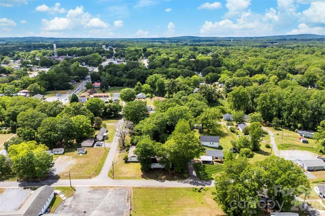 414 E Wilkins Street, Dallas, NC 28034