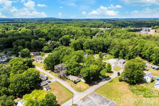 414 E Wilkins Street, Dallas, NC 28034