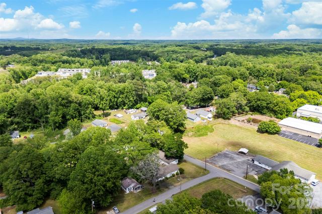 414 E Wilkins Street, Dallas, NC 28034