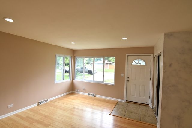 210 E MYRICK Avenue, Addison, IL 60101