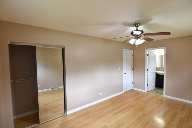 210 E MYRICK Avenue, Addison, IL 60101
