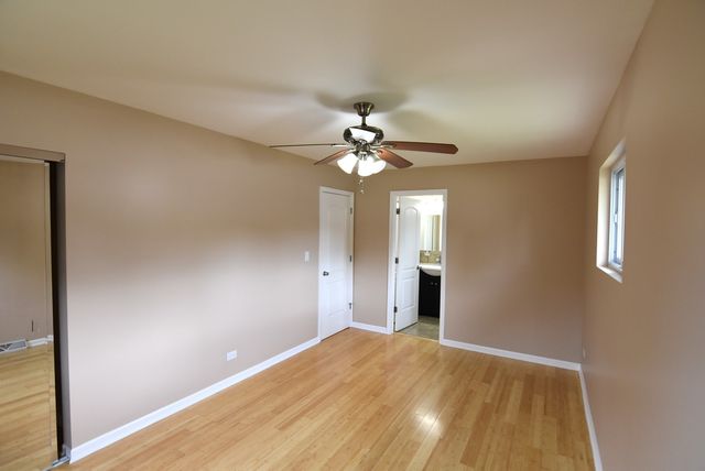 210 E MYRICK Avenue, Addison, IL 60101
