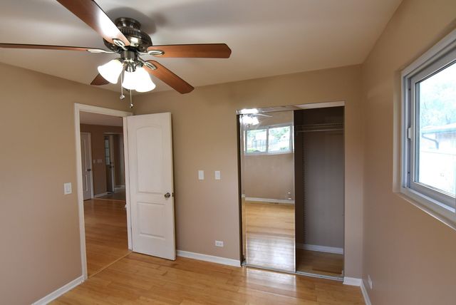 210 E MYRICK Avenue, Addison, IL 60101