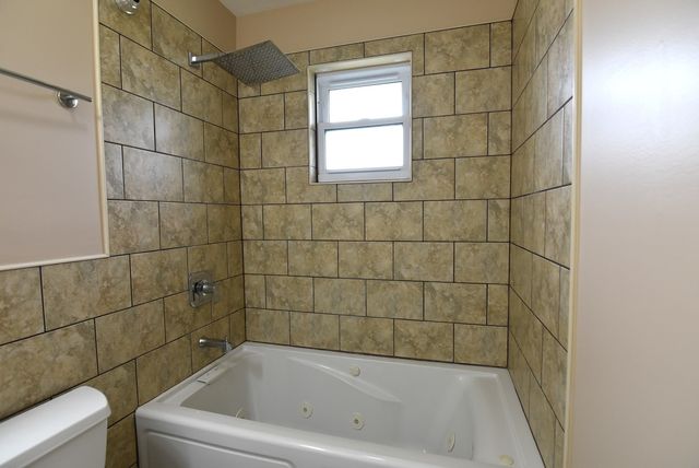 210 E MYRICK Avenue, Addison, IL 60101