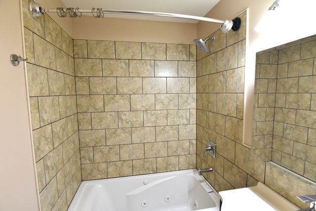 210 E MYRICK Avenue, Addison, IL 60101