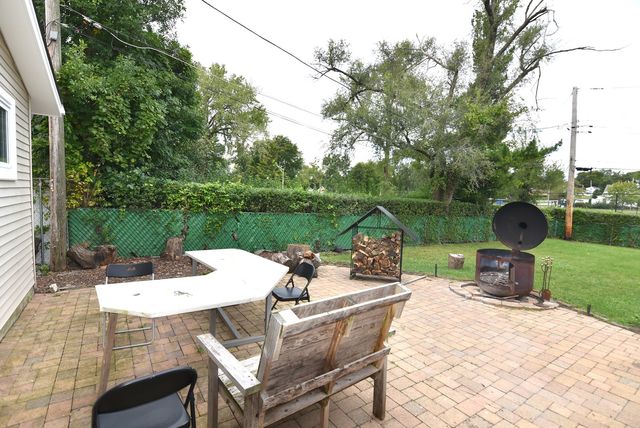 210 E MYRICK Avenue, Addison, IL 60101