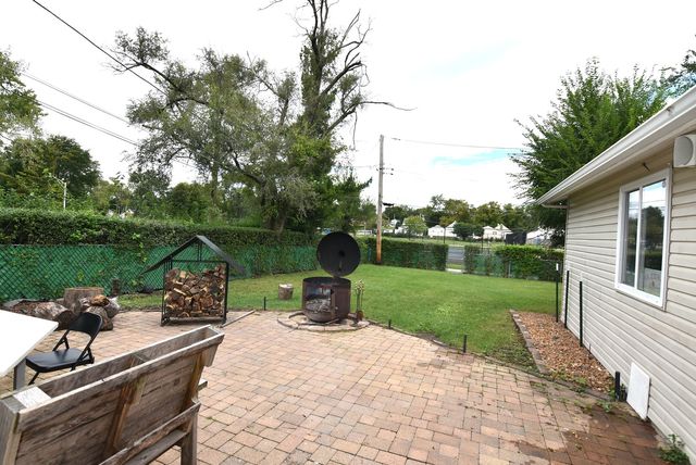 210 E MYRICK Avenue, Addison, IL 60101