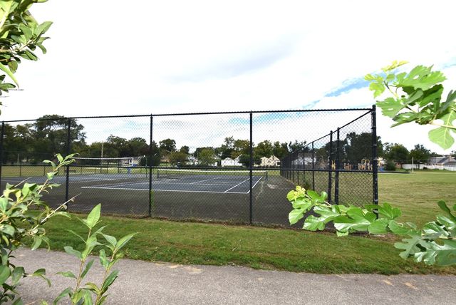 210 E MYRICK Avenue, Addison, IL 60101