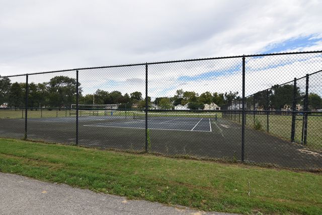 210 E MYRICK Avenue, Addison, IL 60101