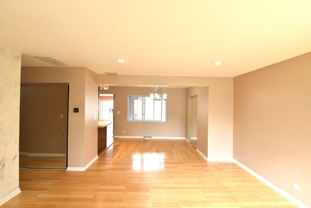 210 E MYRICK Avenue, Addison, IL 60101