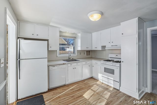 116 Wells Farm Drive, Wethersfield, CT 06109