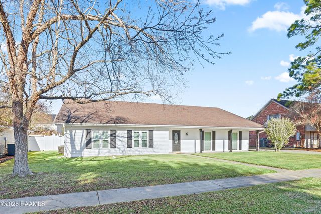 102 Kent Circle, Lafayette, LA 70508