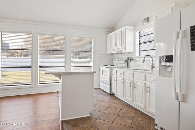 102 Kent Circle, Lafayette, LA 70508