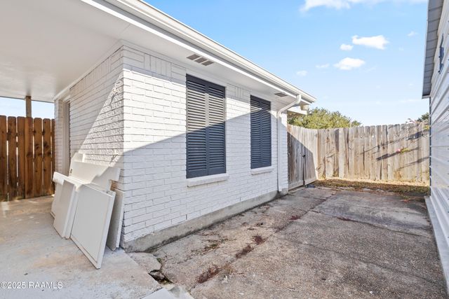 102 Kent Circle, Lafayette, LA 70508