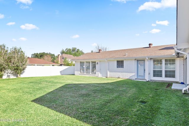 102 Kent Circle, Lafayette, LA 70508