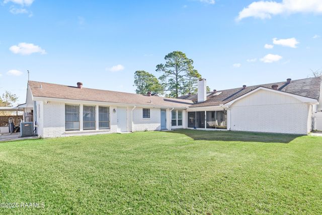 102 Kent Circle, Lafayette, LA 70508