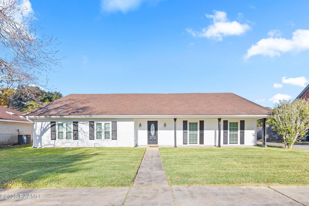 102 Kent Circle, Lafayette, LA 70508