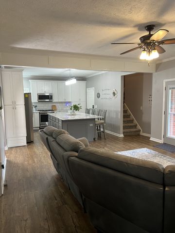 9049 Bradley Creek Rd, Lascassas, TN 37085