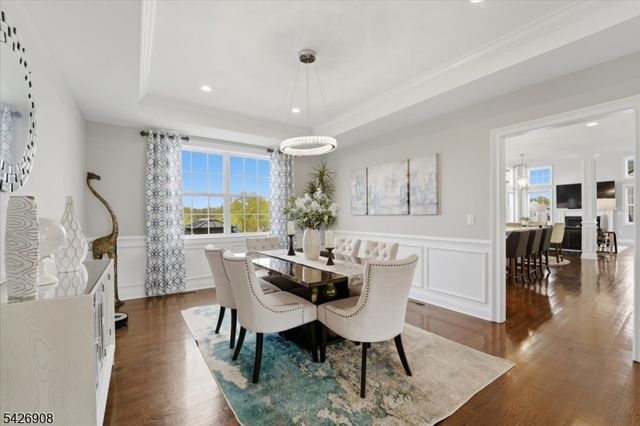 23 Claridge Ln, Raritan Twp., NJ 08822