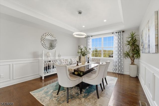 23 Claridge Ln, Raritan Twp., NJ 08822