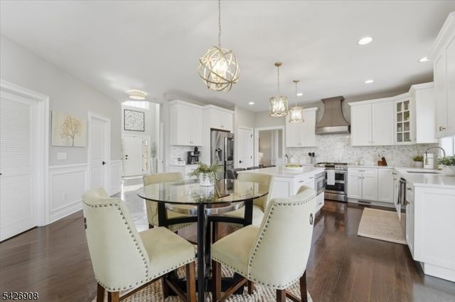 23 Claridge Ln, Raritan Twp., NJ 08822