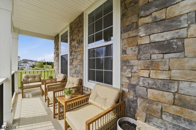 23 Claridge Ln, Raritan Twp., NJ 08822