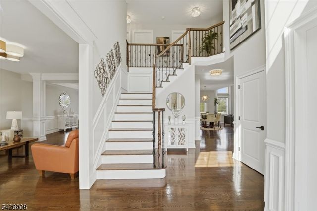 23 Claridge Ln, Raritan Twp., NJ 08822