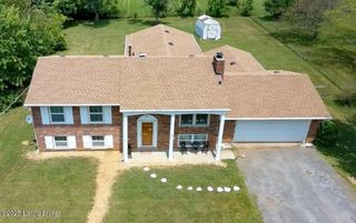 825 Crocus Dr, Radcliff, KY 40160
