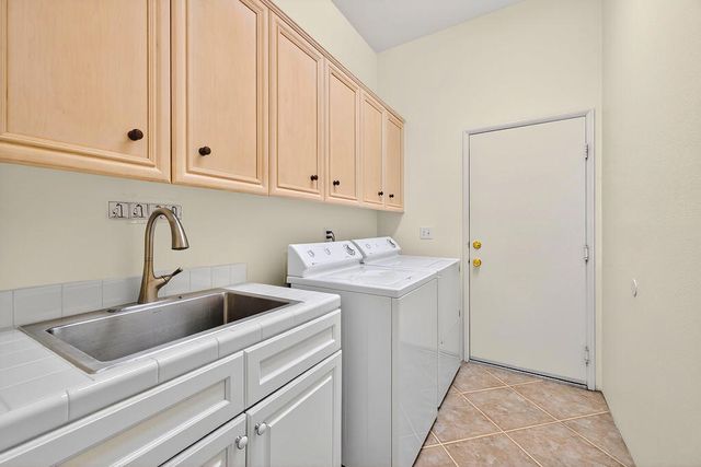 83 N Kavenish Drive, Rancho Mirage, CA 92270