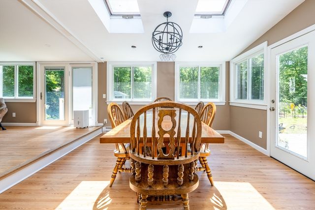 1529 Race Ln, Barnstable, MA 02648