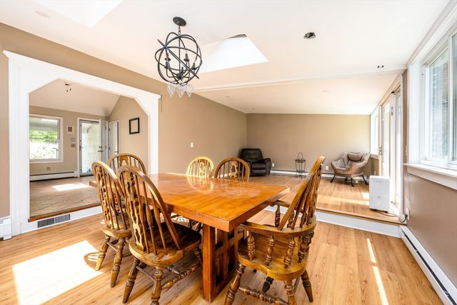 1529 Race Ln, Barnstable, MA 02648