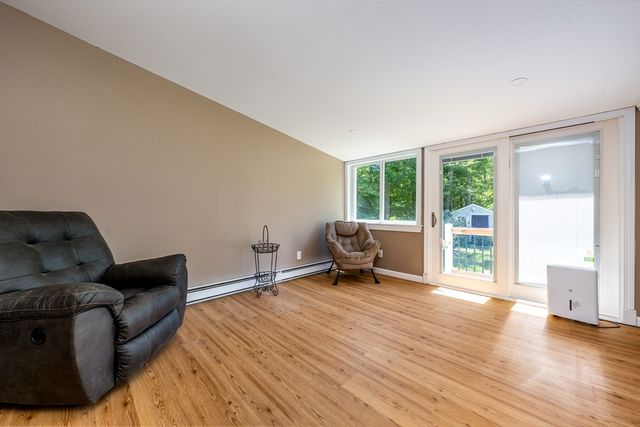 1529 Race Ln, Barnstable, MA 02648