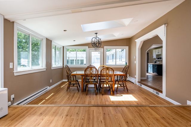 1529 Race Ln, Barnstable, MA 02648