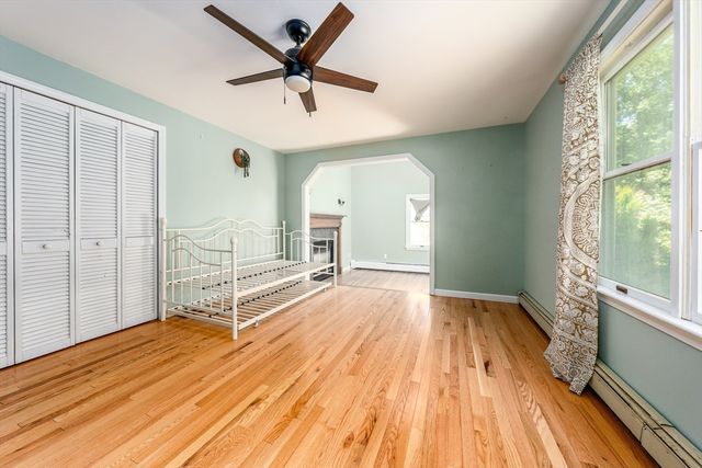 1529 Race Ln, Barnstable, MA 02648