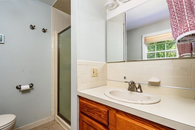 1529 Race Ln, Barnstable, MA 02648