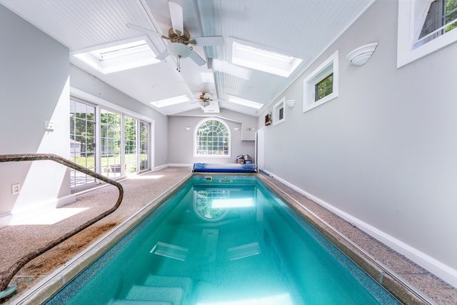 1529 Race Ln, Barnstable, MA 02648