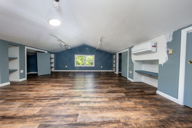 1529 Race Ln, Barnstable, MA 02648