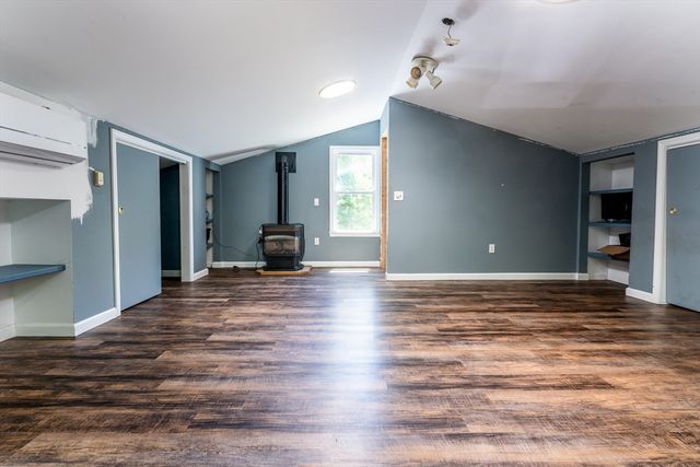 1529 Race Ln, Barnstable, MA 02648