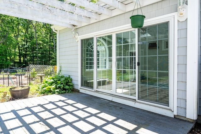 1529 Race Ln, Barnstable, MA 02648