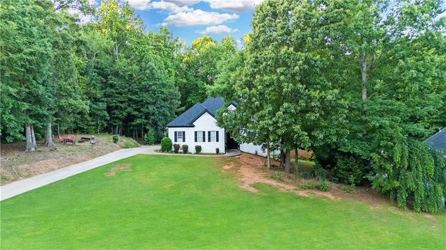 151 Dumar Lane, Hoschton, GA 30548