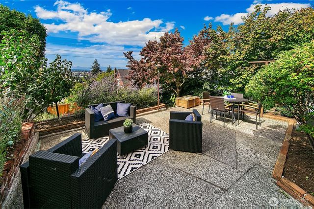 5053 Baker Avenue NW, Seattle, WA 98107