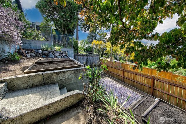 5053 Baker Avenue NW, Seattle, WA 98107